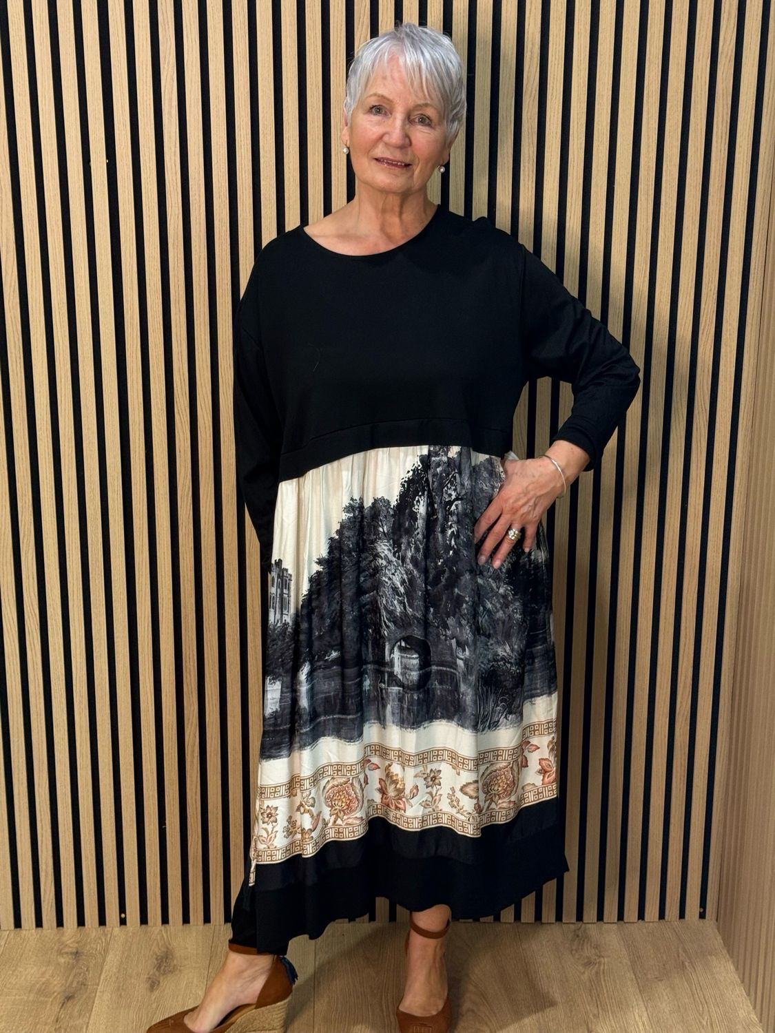 Scenic Print Midi Dress - Black