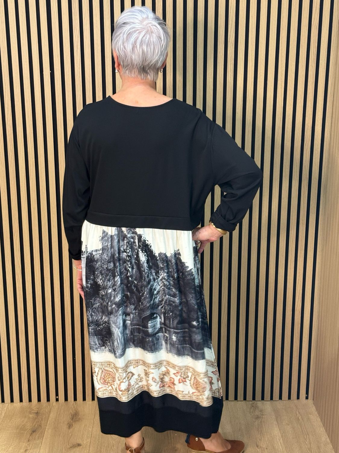 Scenic Print Midi Dress - Black