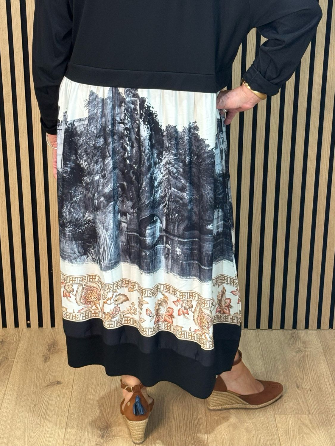 Scenic Print Midi Dress - Black