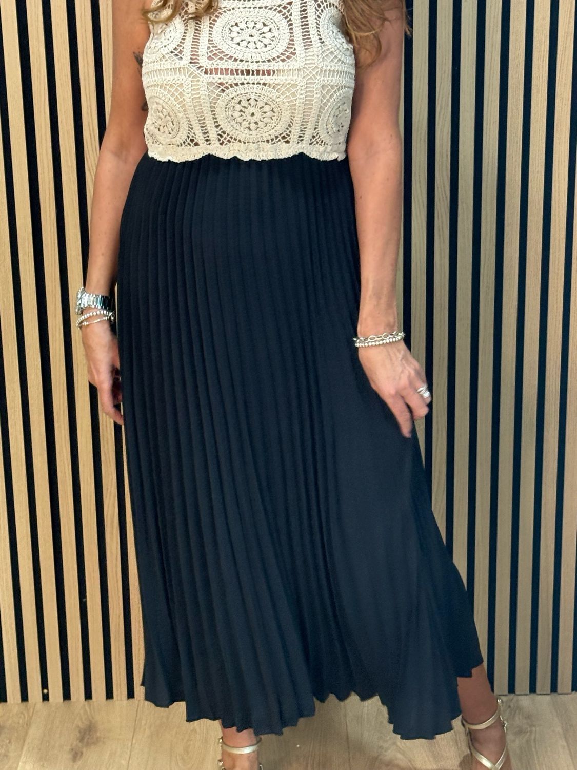 Crochet Bodice Pleated Midi Dress - Black