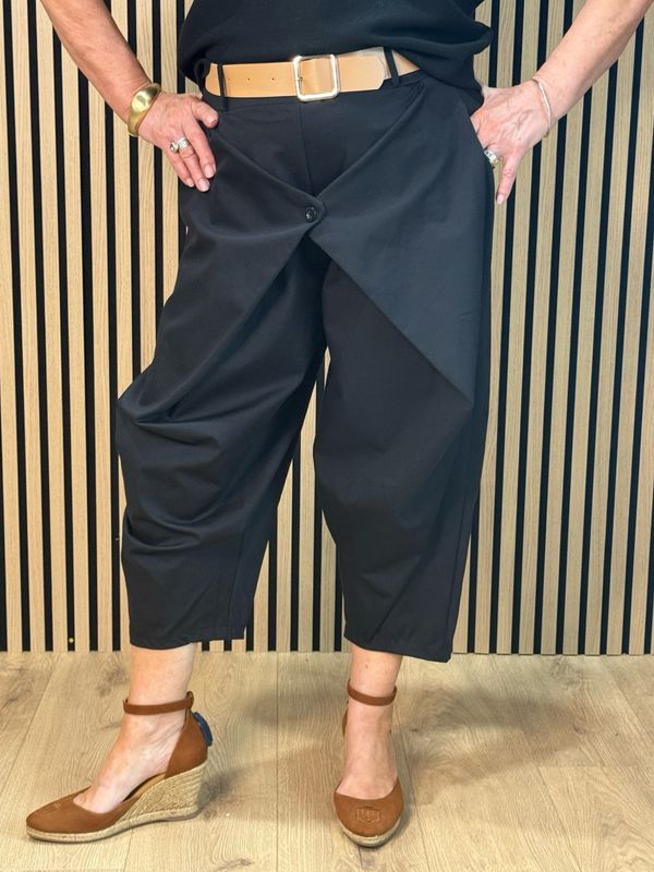 Wrapped Front Cropped Trousers - Black