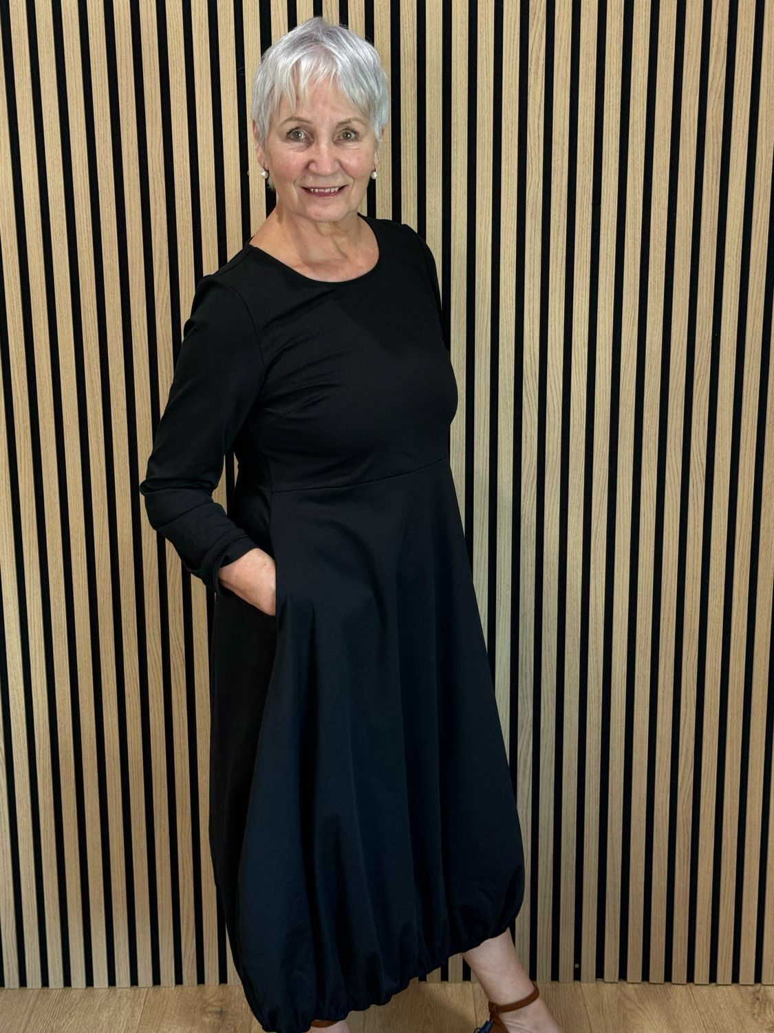 Balloon Hem Midi Dress - Black