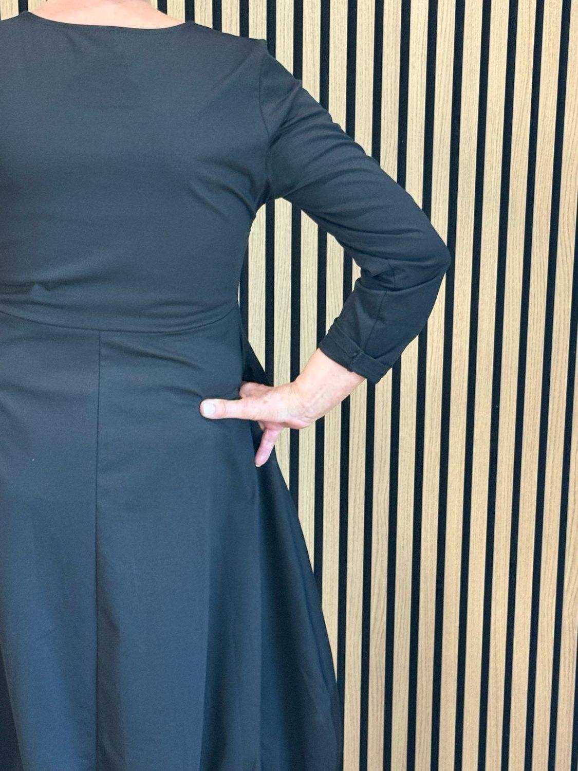 Balloon Hem Midi Dress - Black