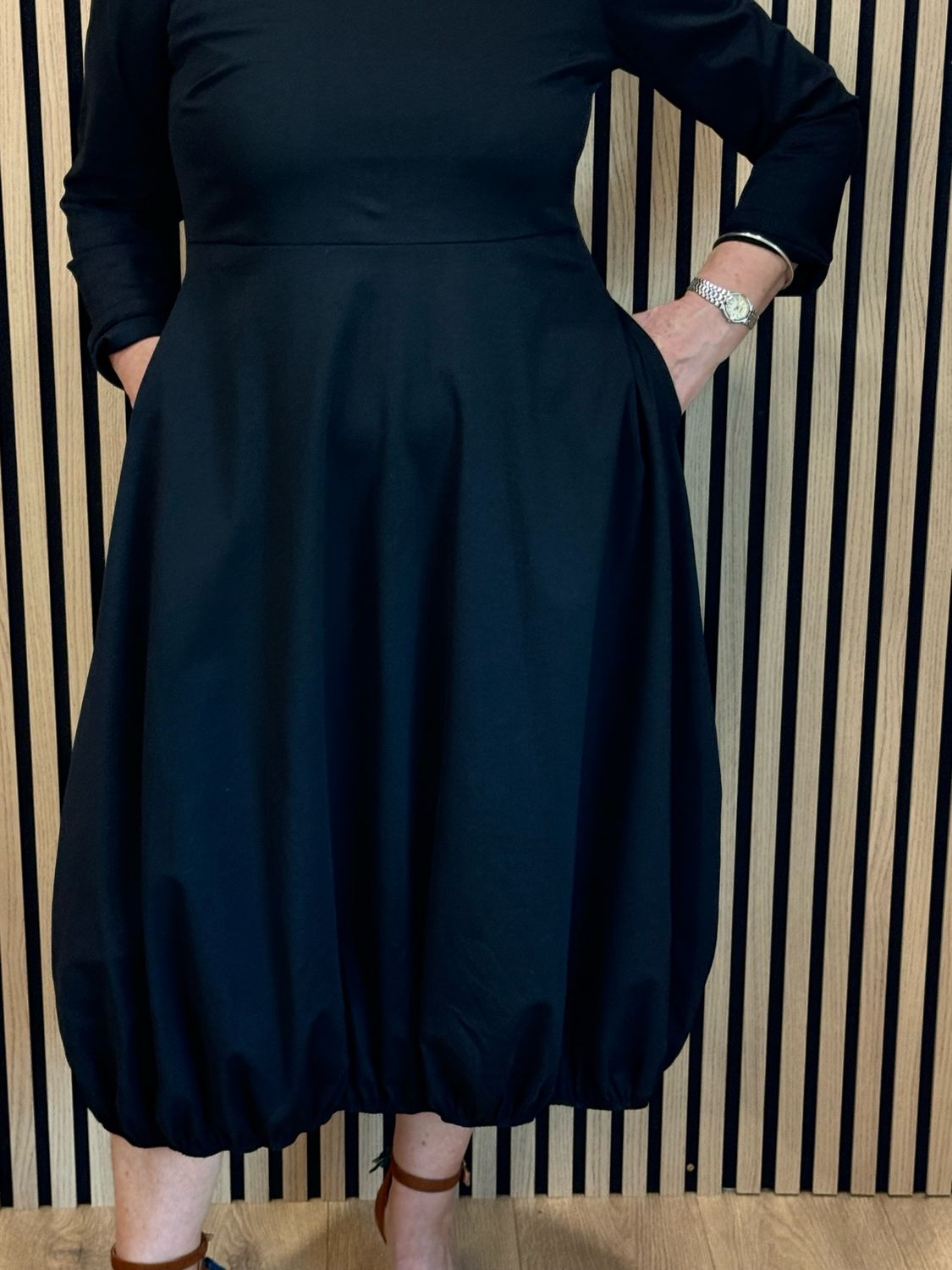 Balloon Hem Midi Dress - Black