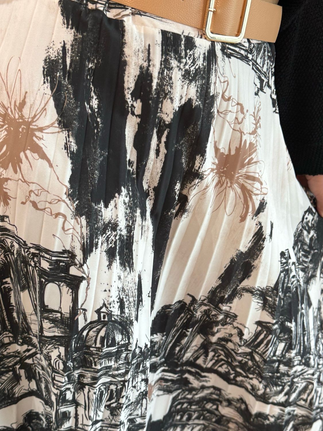 Art Print Midi Skirt - Black/White