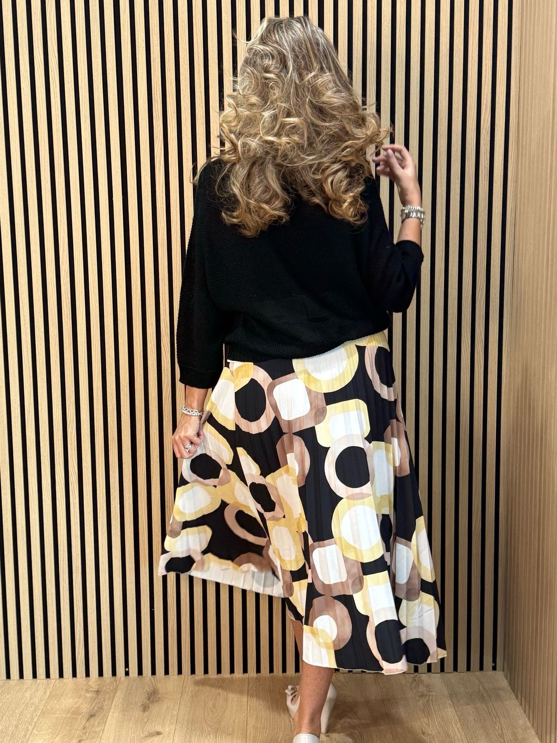 Retro Print Pleated Midi Skirt