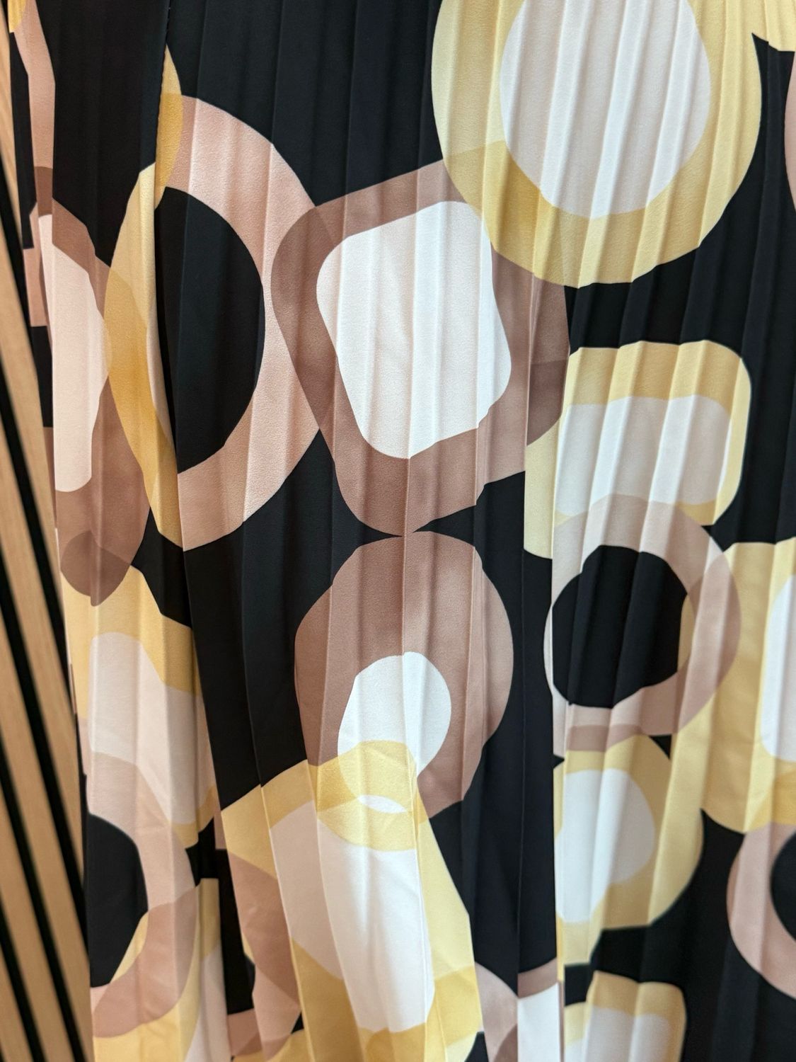 Retro Print Pleated Midi Skirt