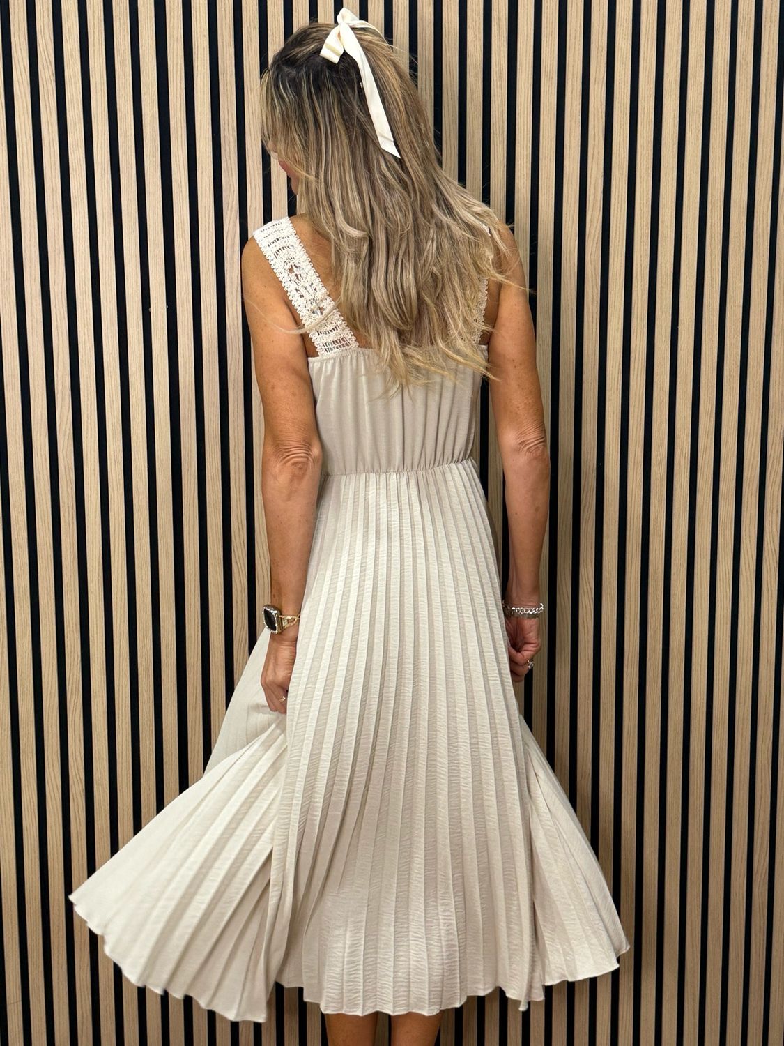 Crochet Bodice Pleated Midi Dress - Cream