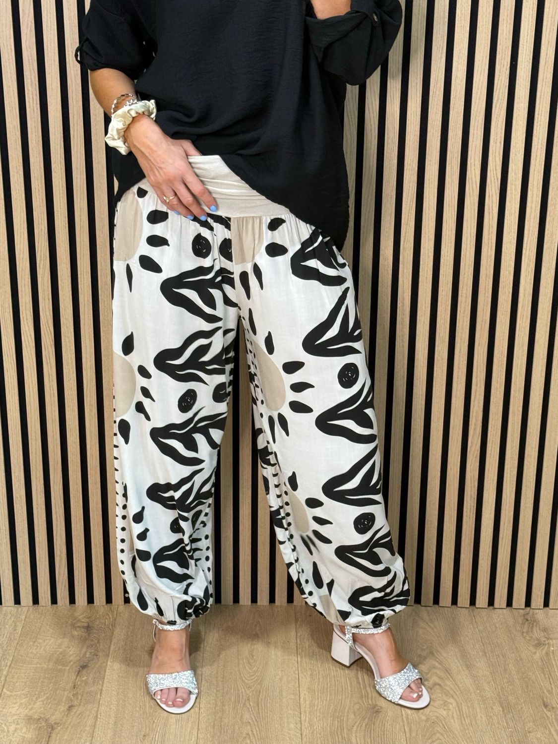 Abstract Leaf Print Harem Pants - Sand