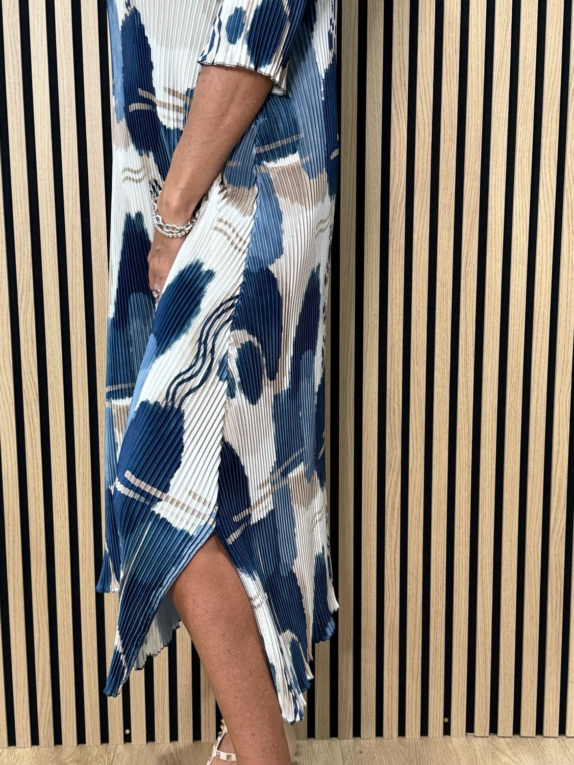 Pleated Abstract Print Midi Dress - Navy/Bronze
