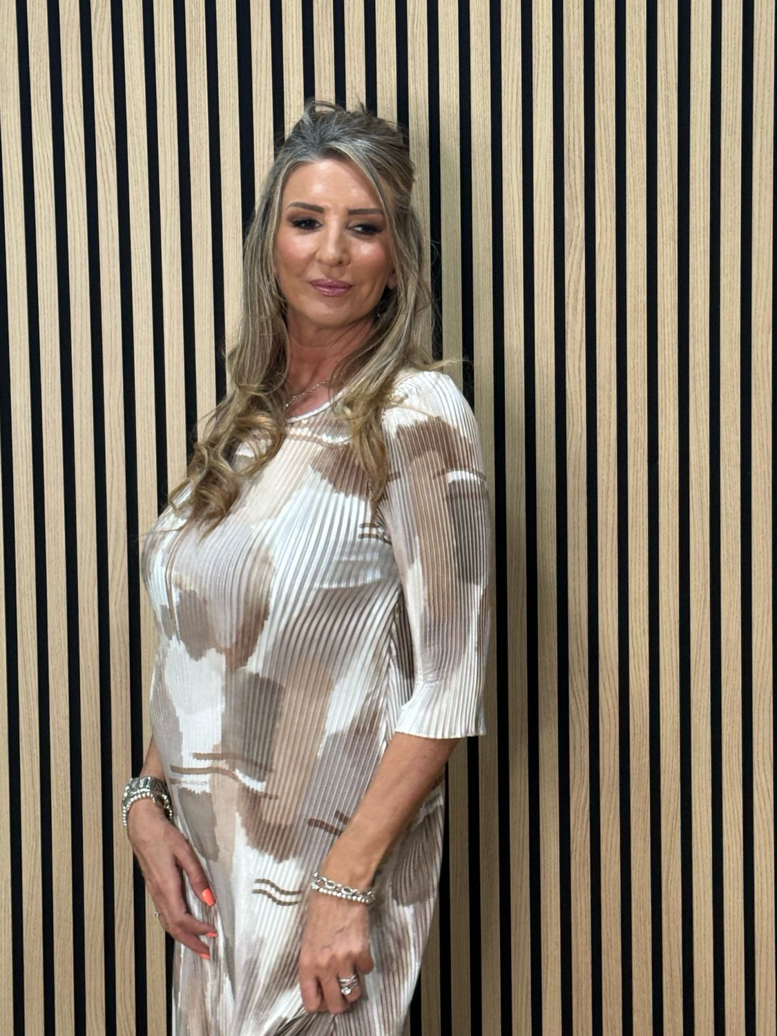 Pleated Abstract Print Midi Dress - Bronze/Cream