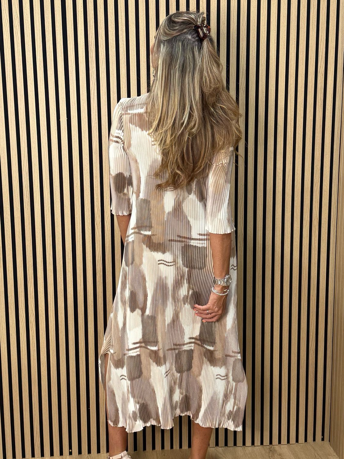 Pleated Abstract Print Midi Dress - Bronze/Cream