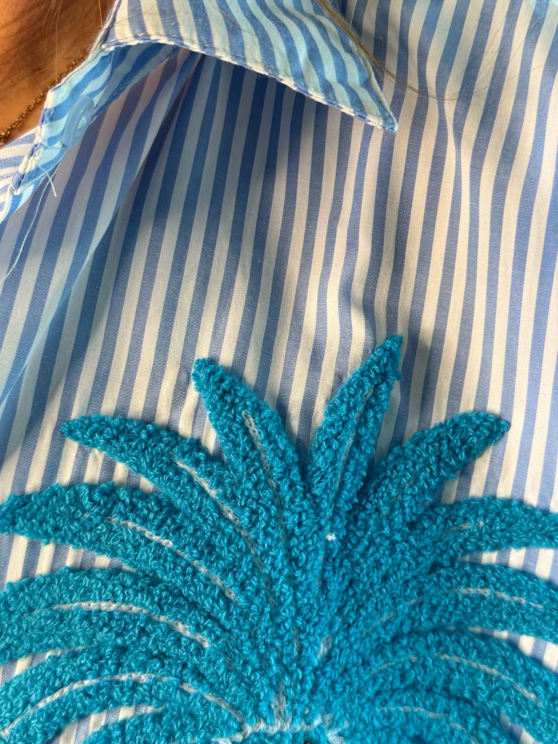 Tropical Embroidered Stripe Shirt - Blue/White