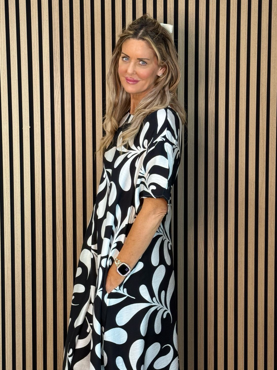 Abstract Print Relaxed Midi Dress - Black