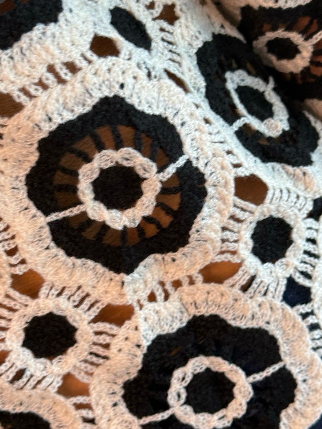 Circle Pattern Crochet Cardigan- Black/White