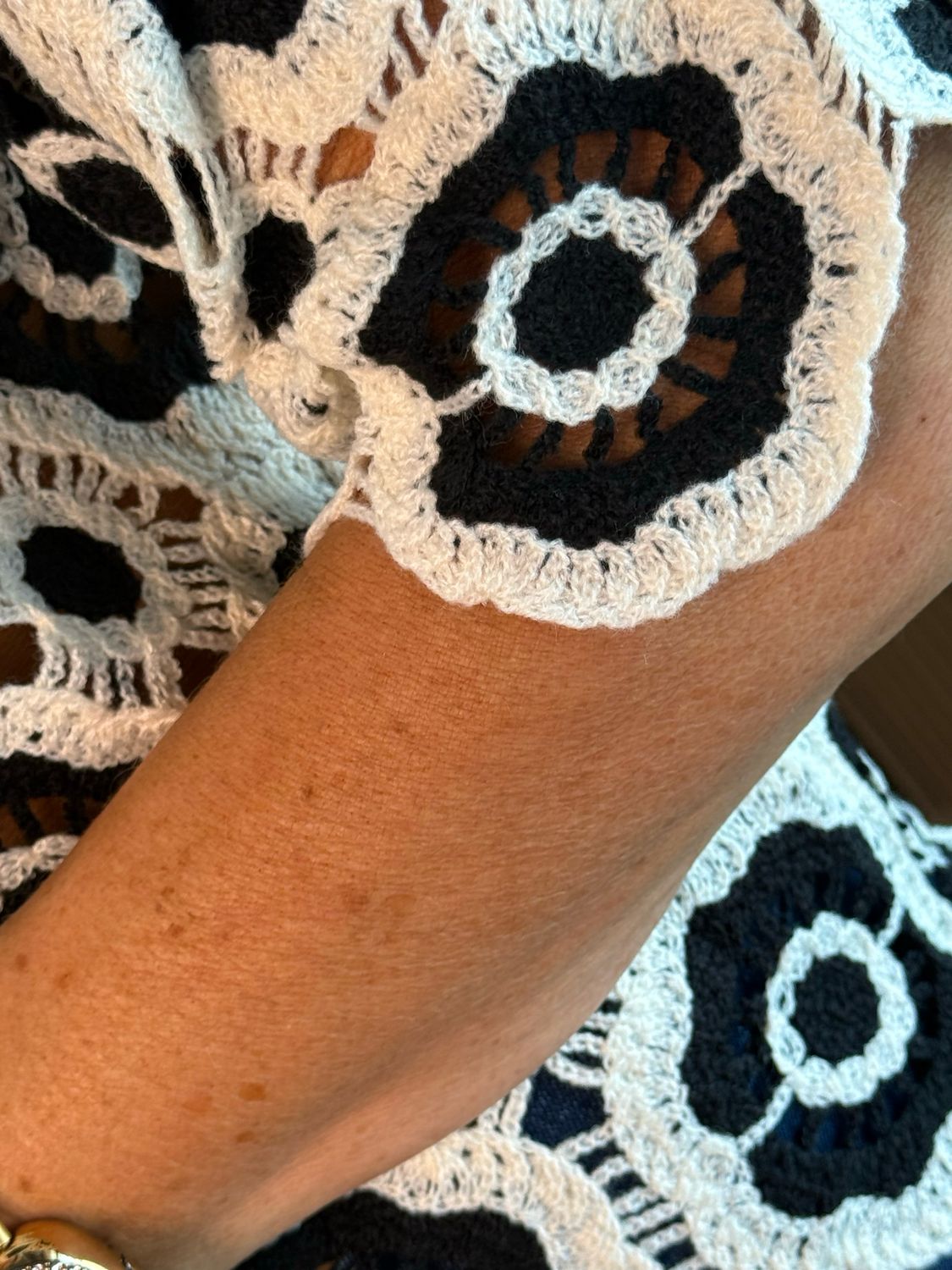 Circle Pattern Crochet Cardigan- Black/White