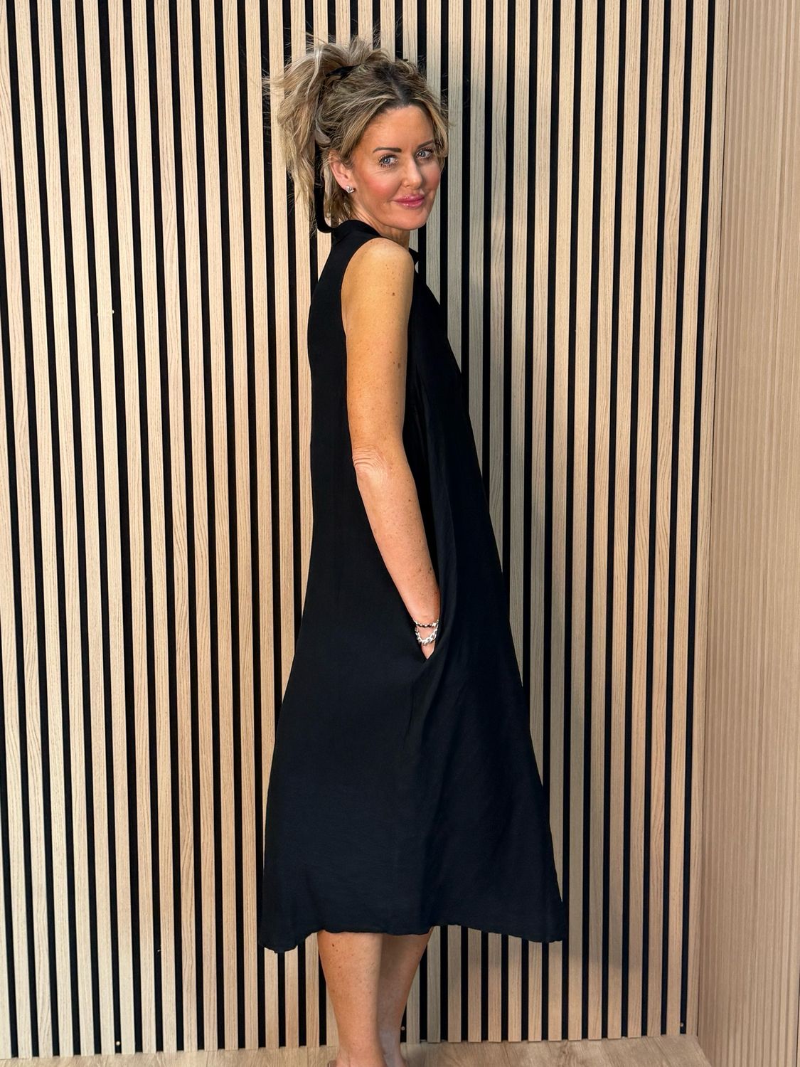 Sleeveless Midi Dress - Black