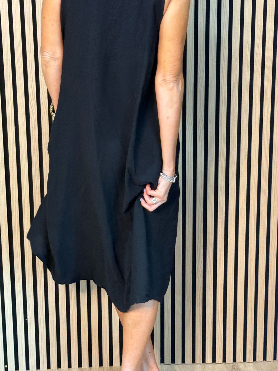 Sleeveless Midi Dress - Black