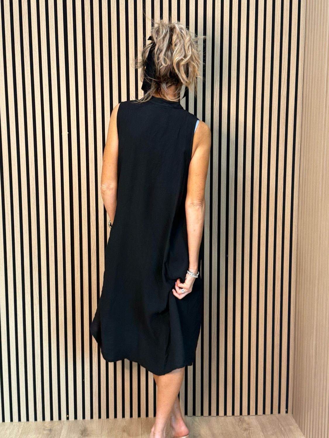 Sleeveless Midi Dress - Black