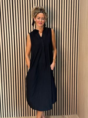 Sleeveless Midi Dress - Black