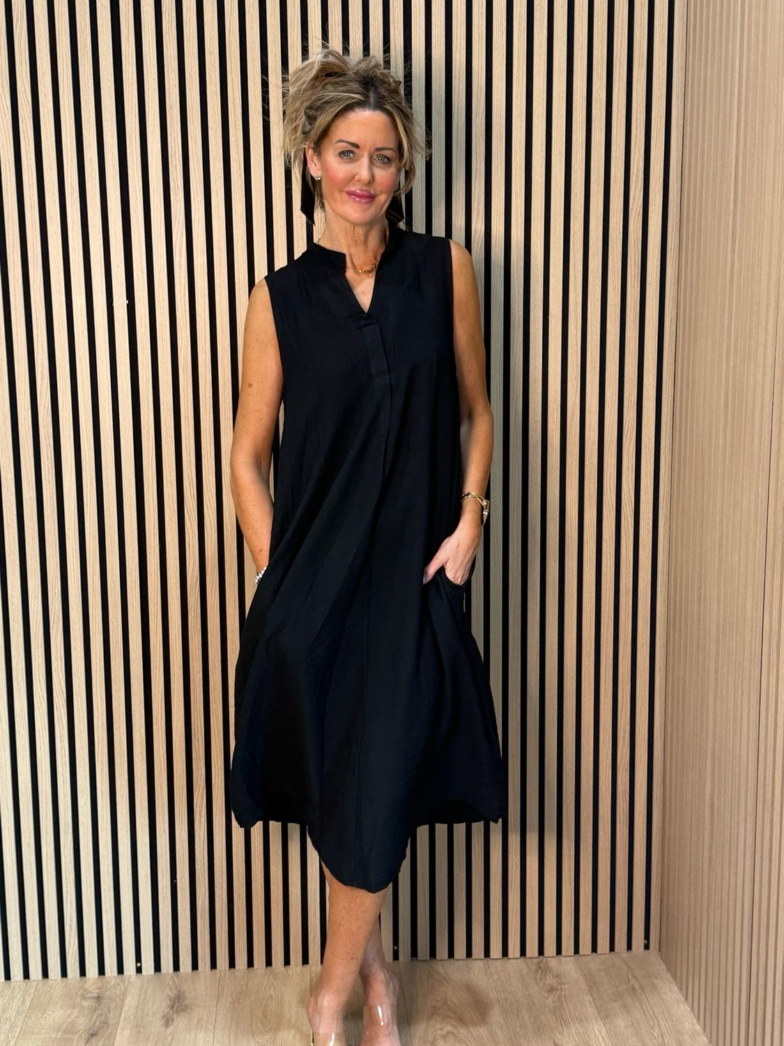 Sleeveless Midi Dress - Black