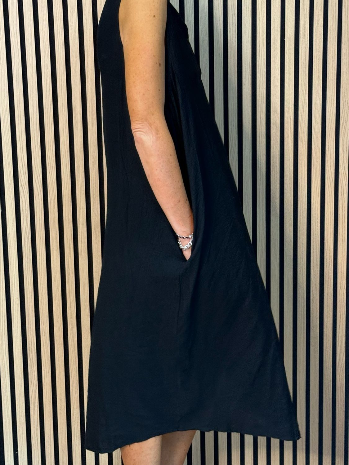 Sleeveless Midi Dress - Black