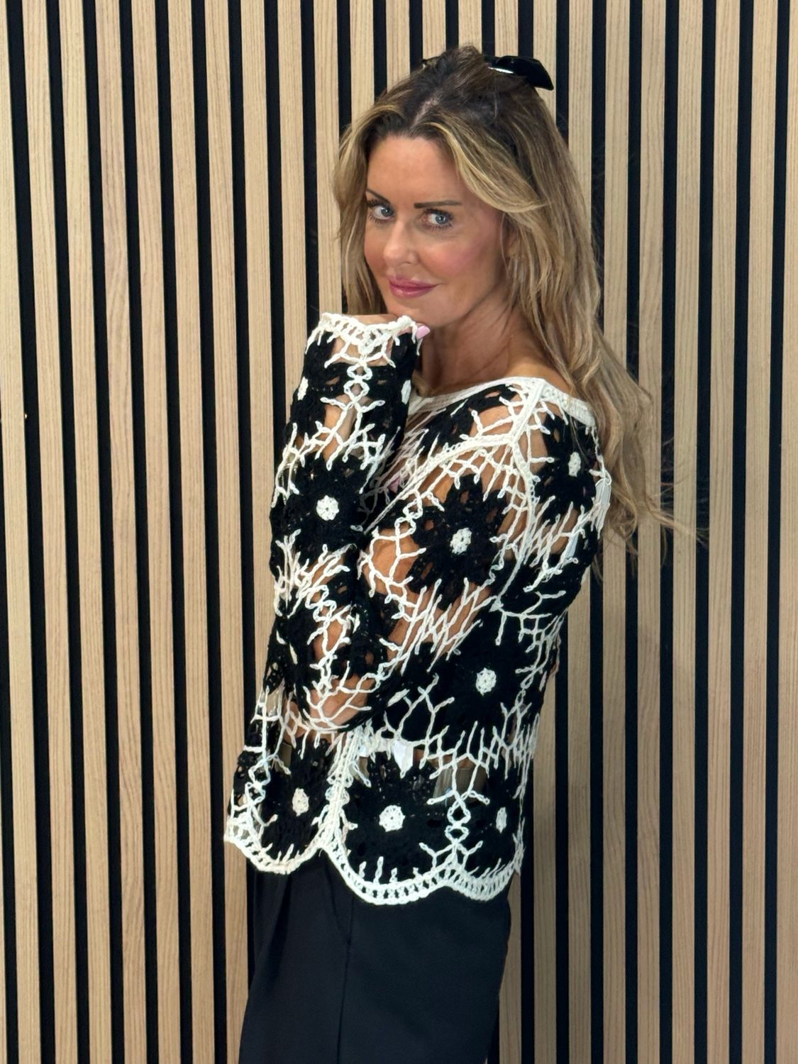 Floral Crochet Knit Top - Black/White