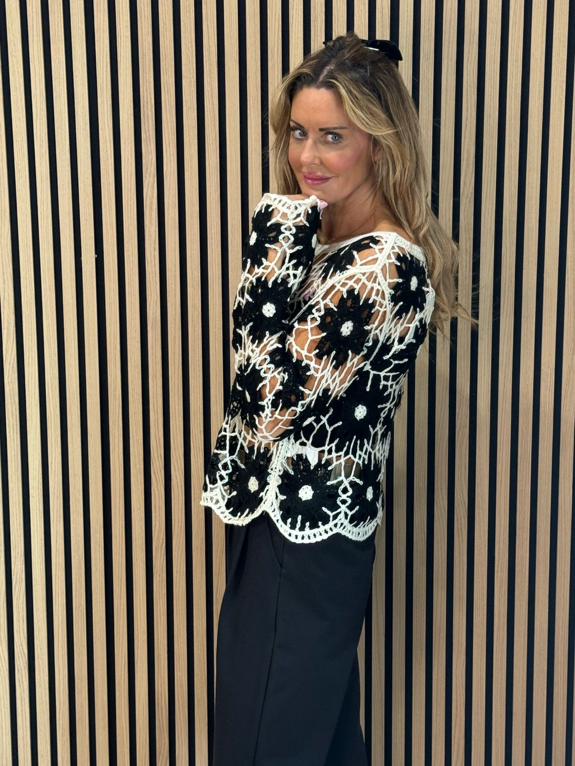 Floral Crochet Knit Top - Black/White