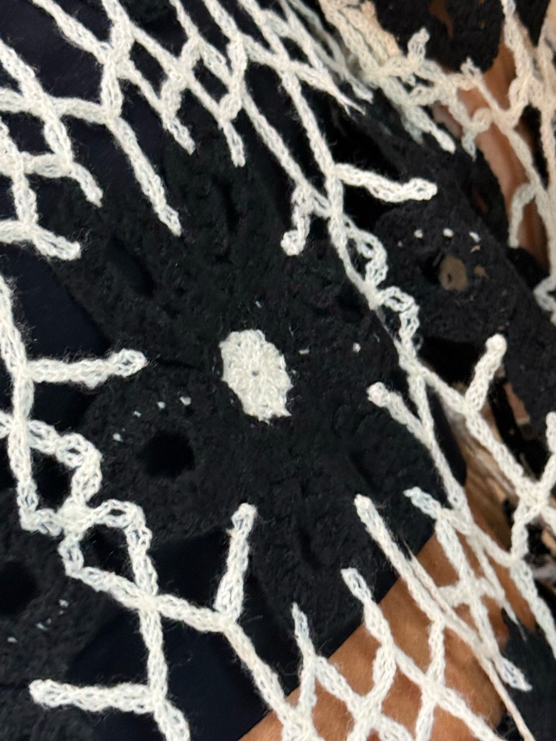 Floral Crochet Knit Top - Black/White