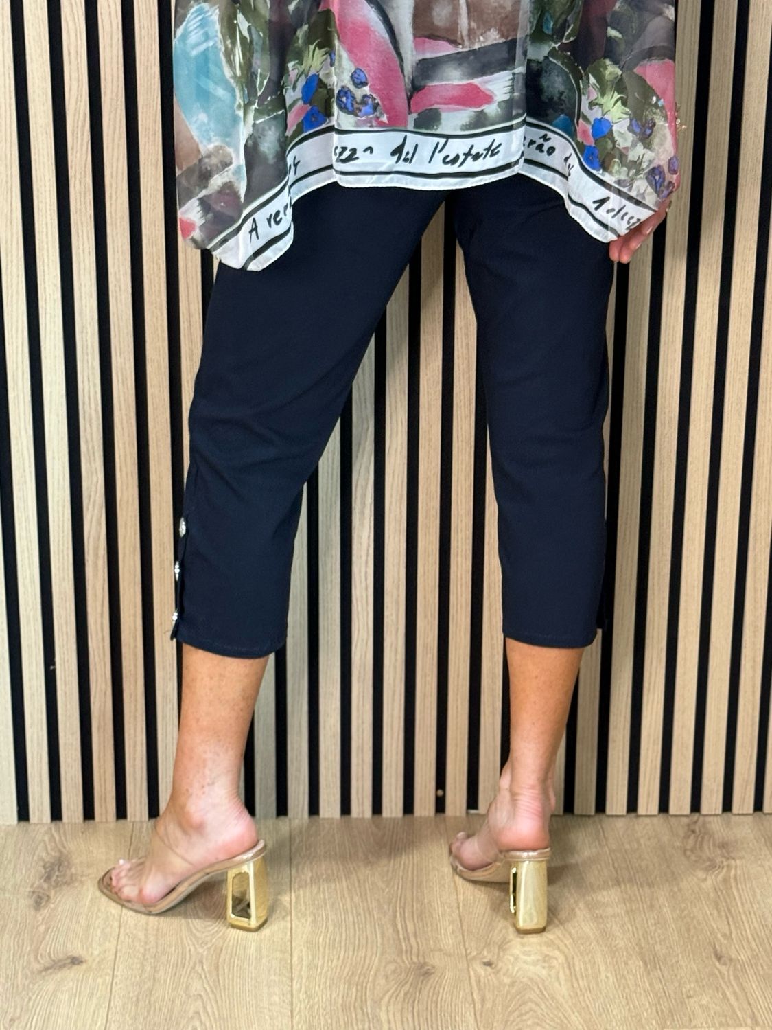 Button Detail Cropped Trousers - Black