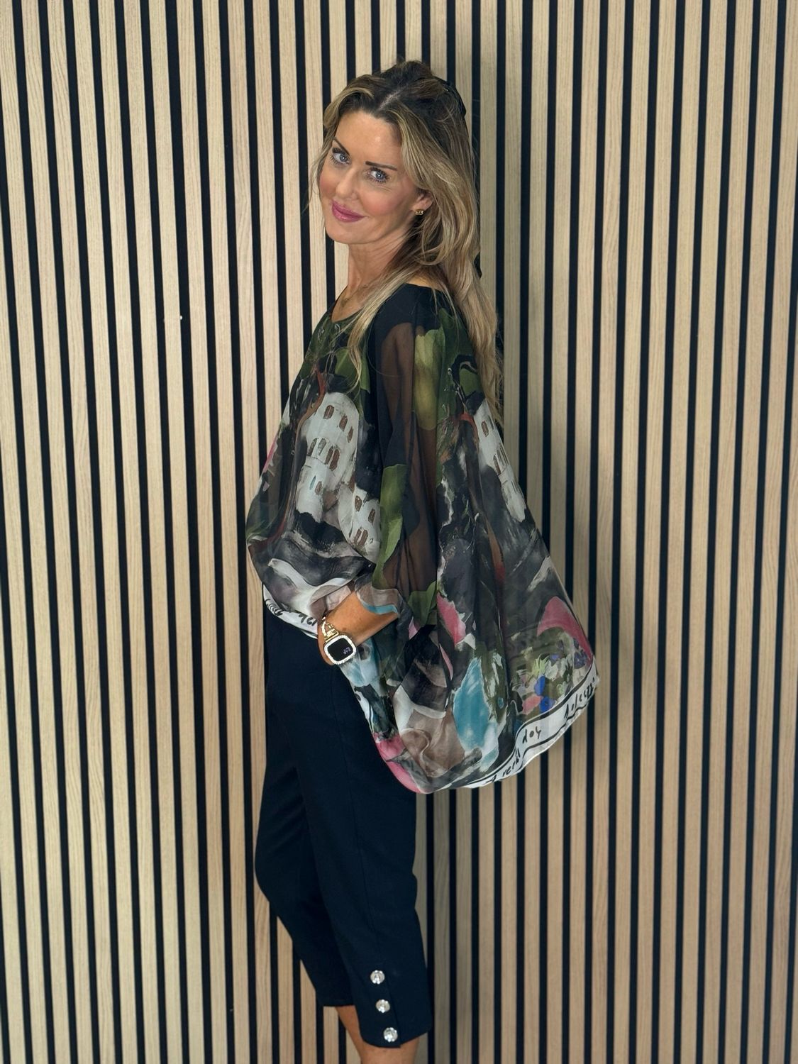 Button Detail Cropped Trousers - Black