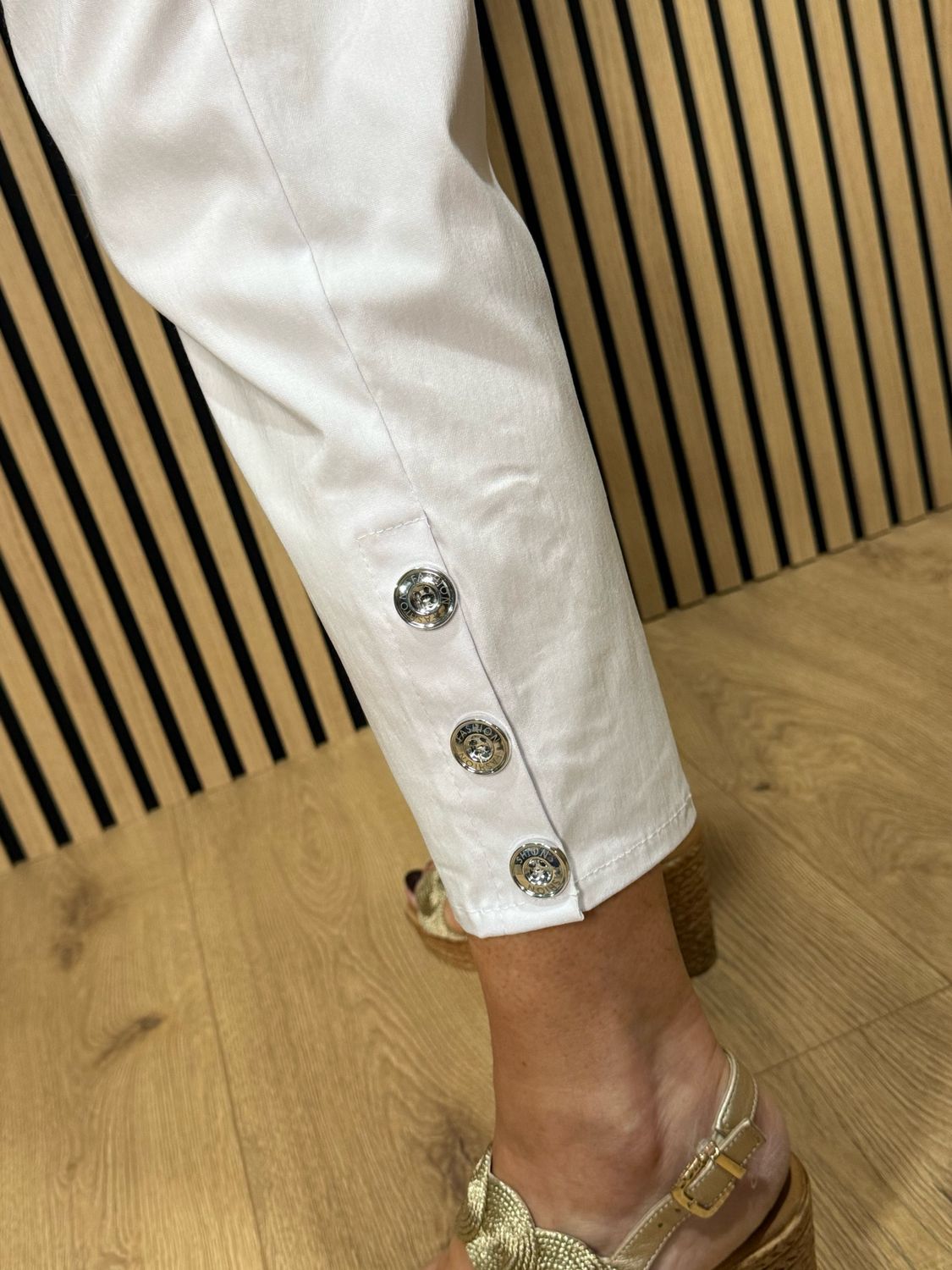 Button Detail Cropped Trousers - White