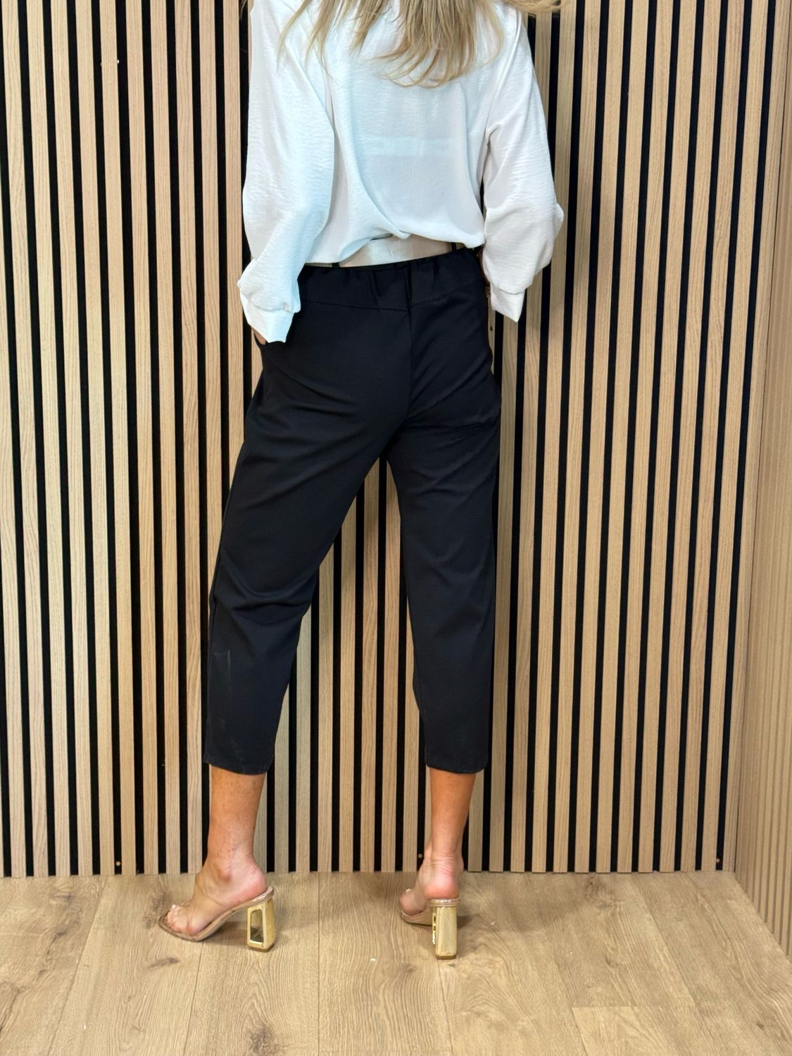 Tailored Cropped Trousers - Black