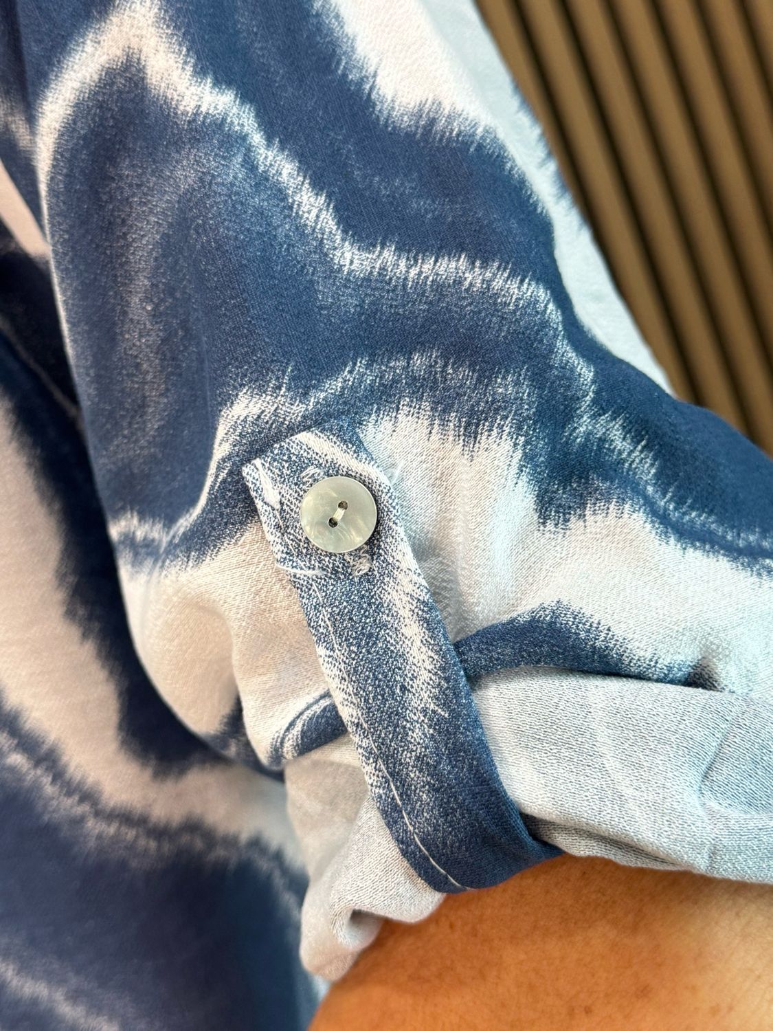Abstract Print Button Detail Top - Blue/White