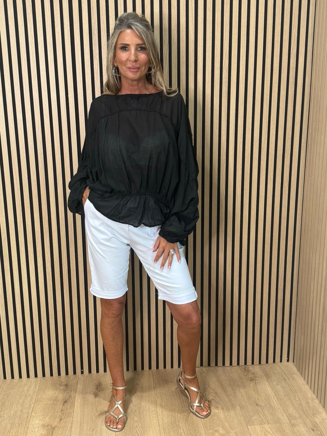 Magic Stretch Shorts - White