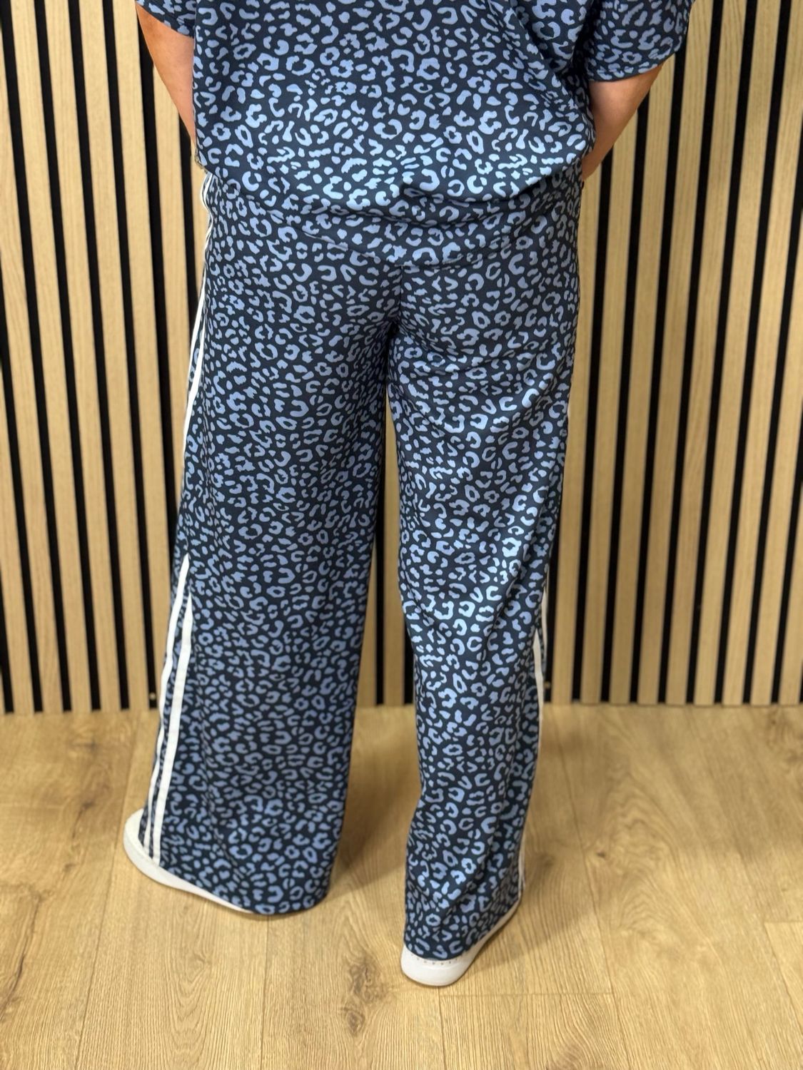 Leopard Print Lounge Set - Navy