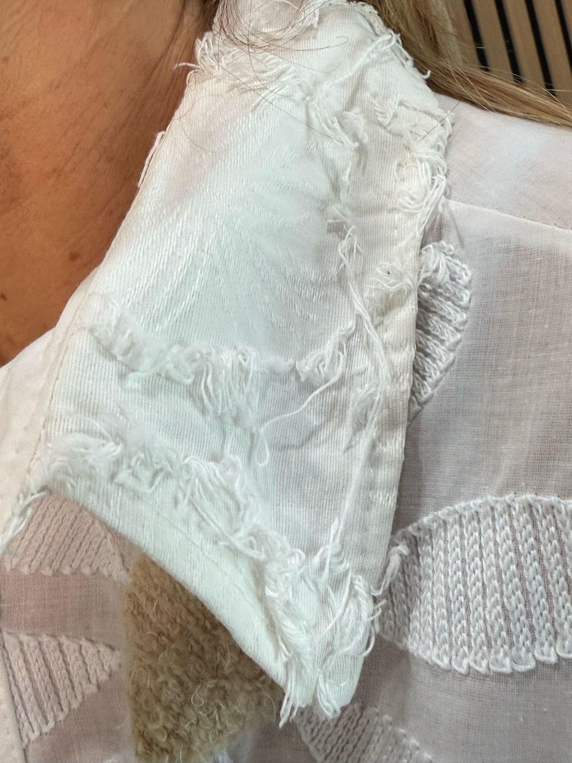 Daisy Embroidered Cotton Shirt - White