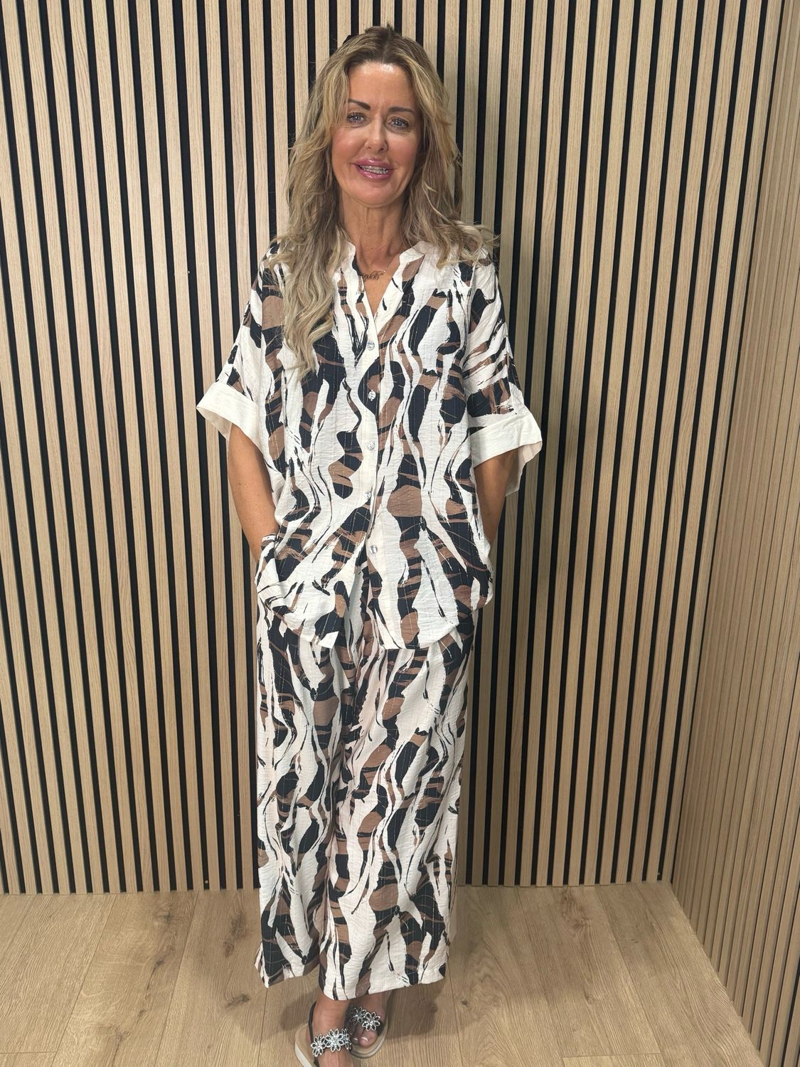 Abstract Print Relaxed Co-Ord Set - Cream/Brown