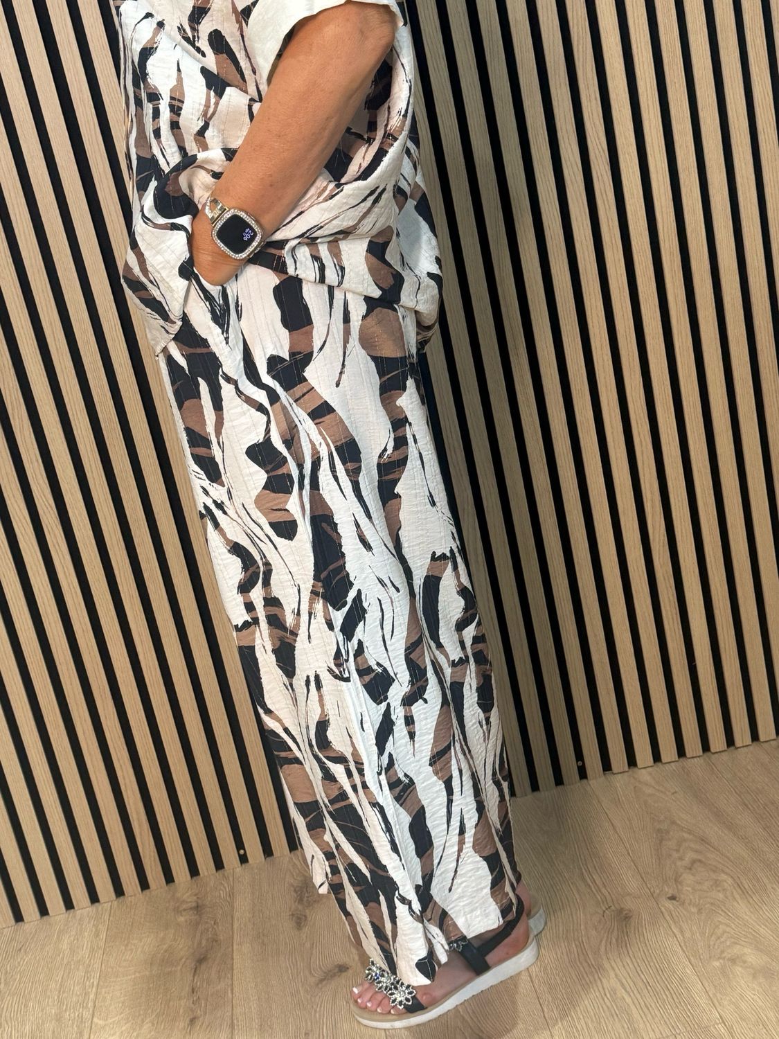 Abstract Print Relaxed Co-Ord Set - Cream/Brown