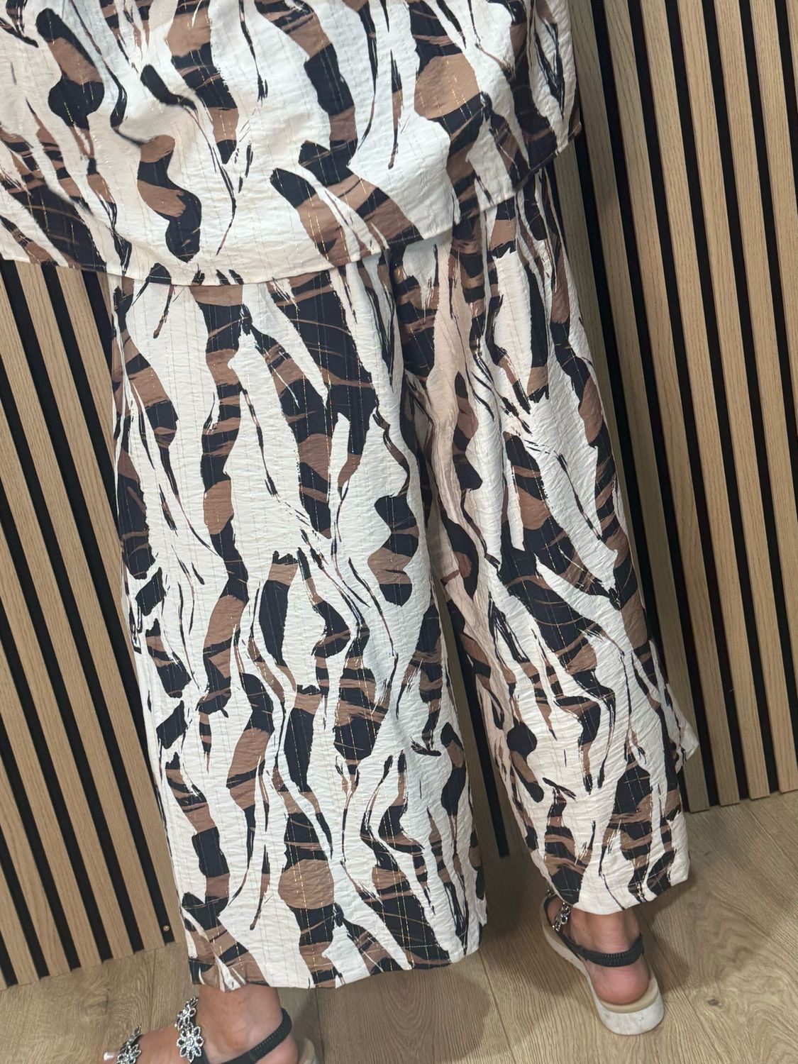 Abstract Print Relaxed Co-Ord Set - Cream/Brown