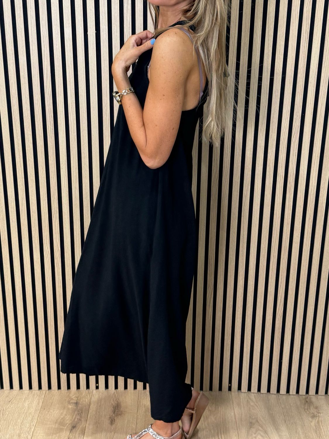 Easy Flow Midi Dress - Black