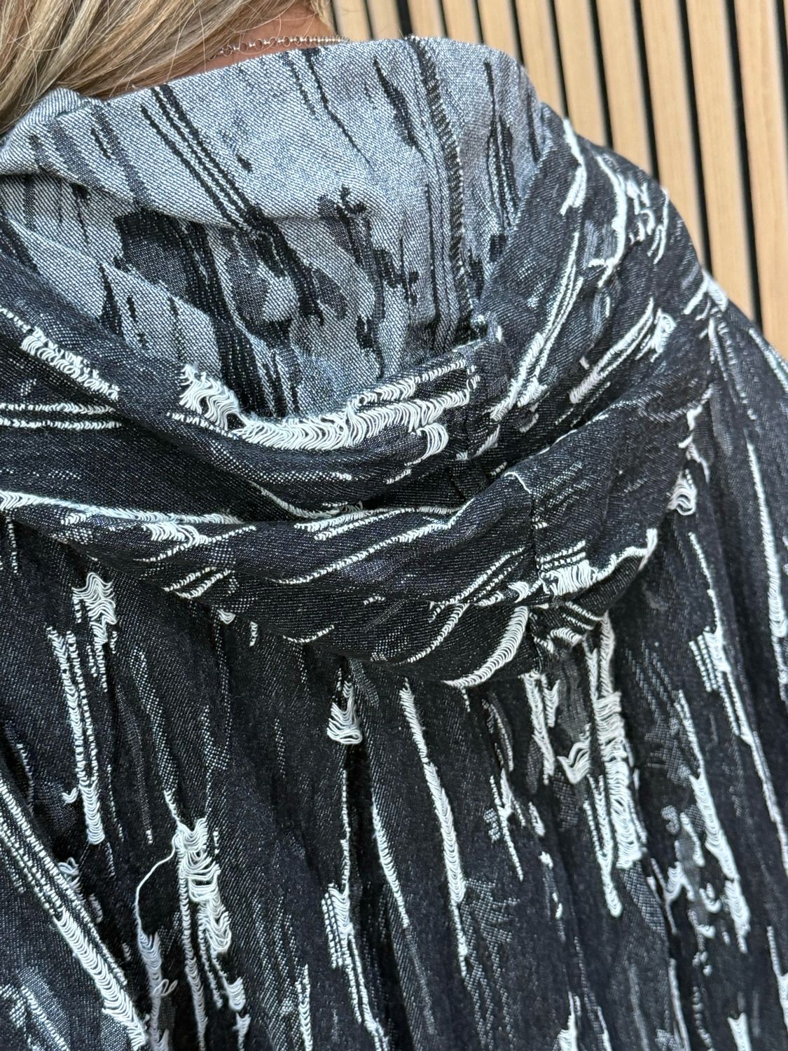 Urban Edge Sleeveless Jacket - Black