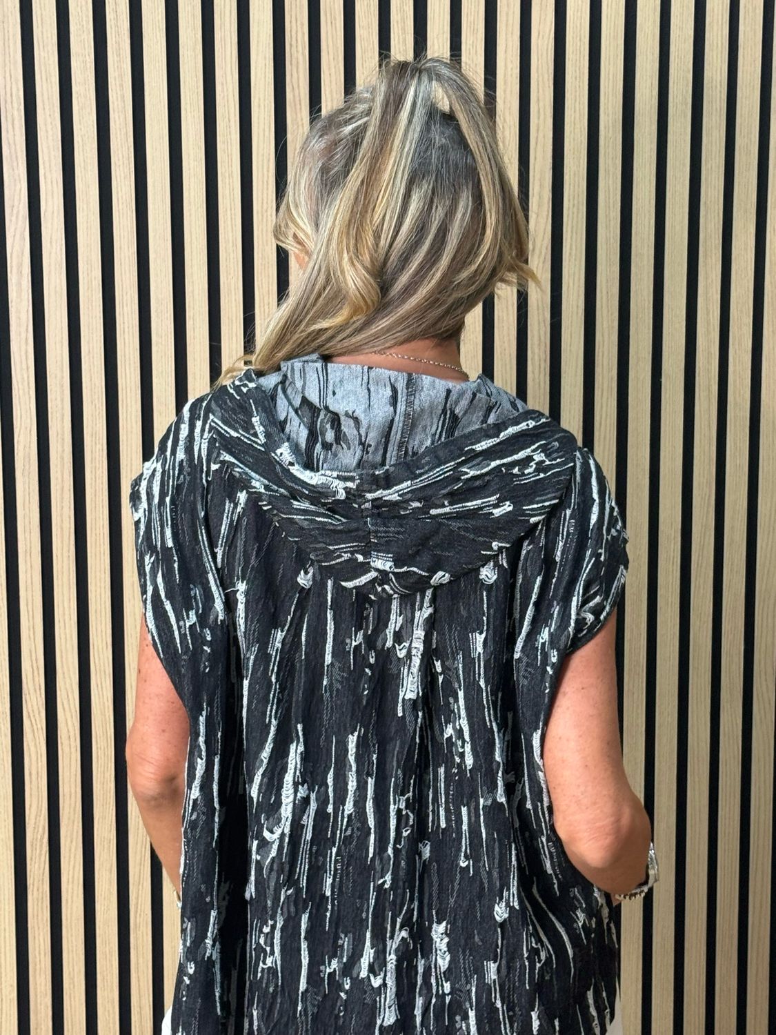 Urban Edge Sleeveless Jacket - Black