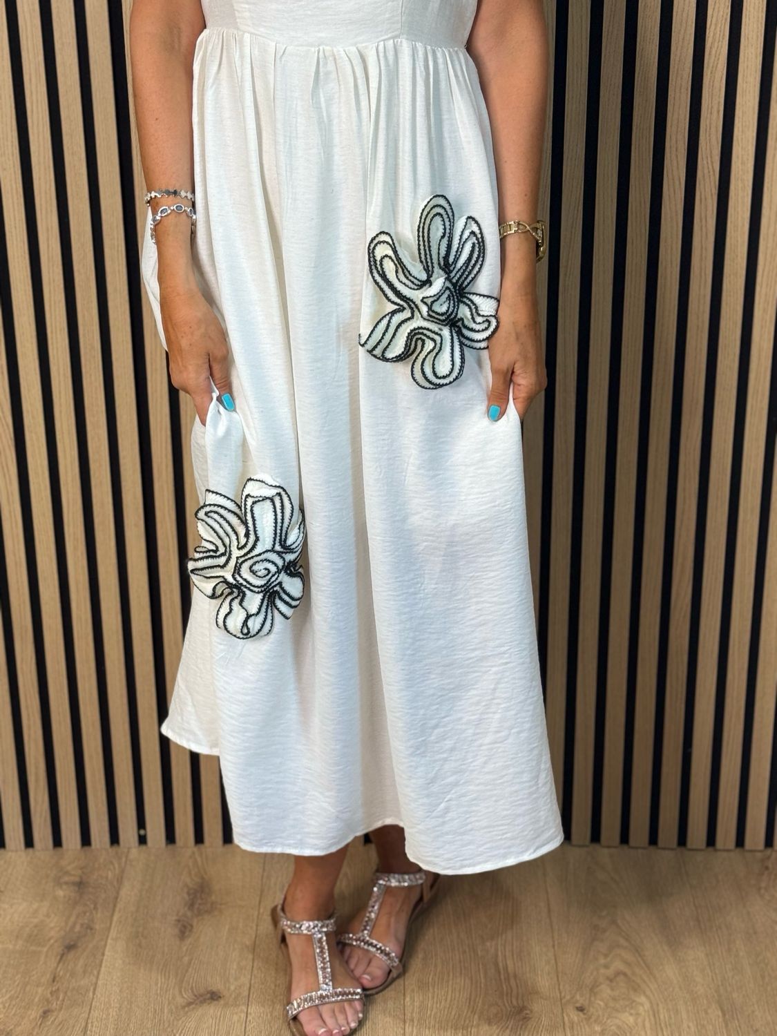 Luna - Floral Appliqué Midi Dress - Cream