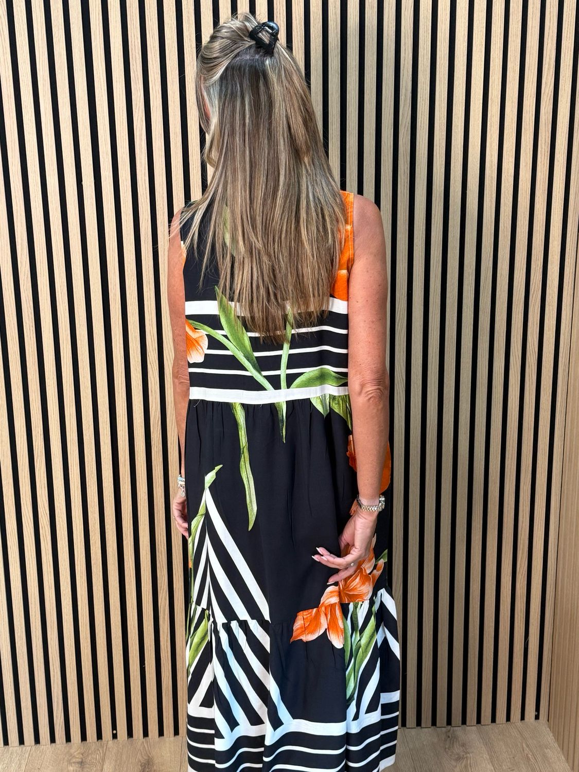 Tropical Stripe Print Sleeveless Midi Dress - Black/Orange