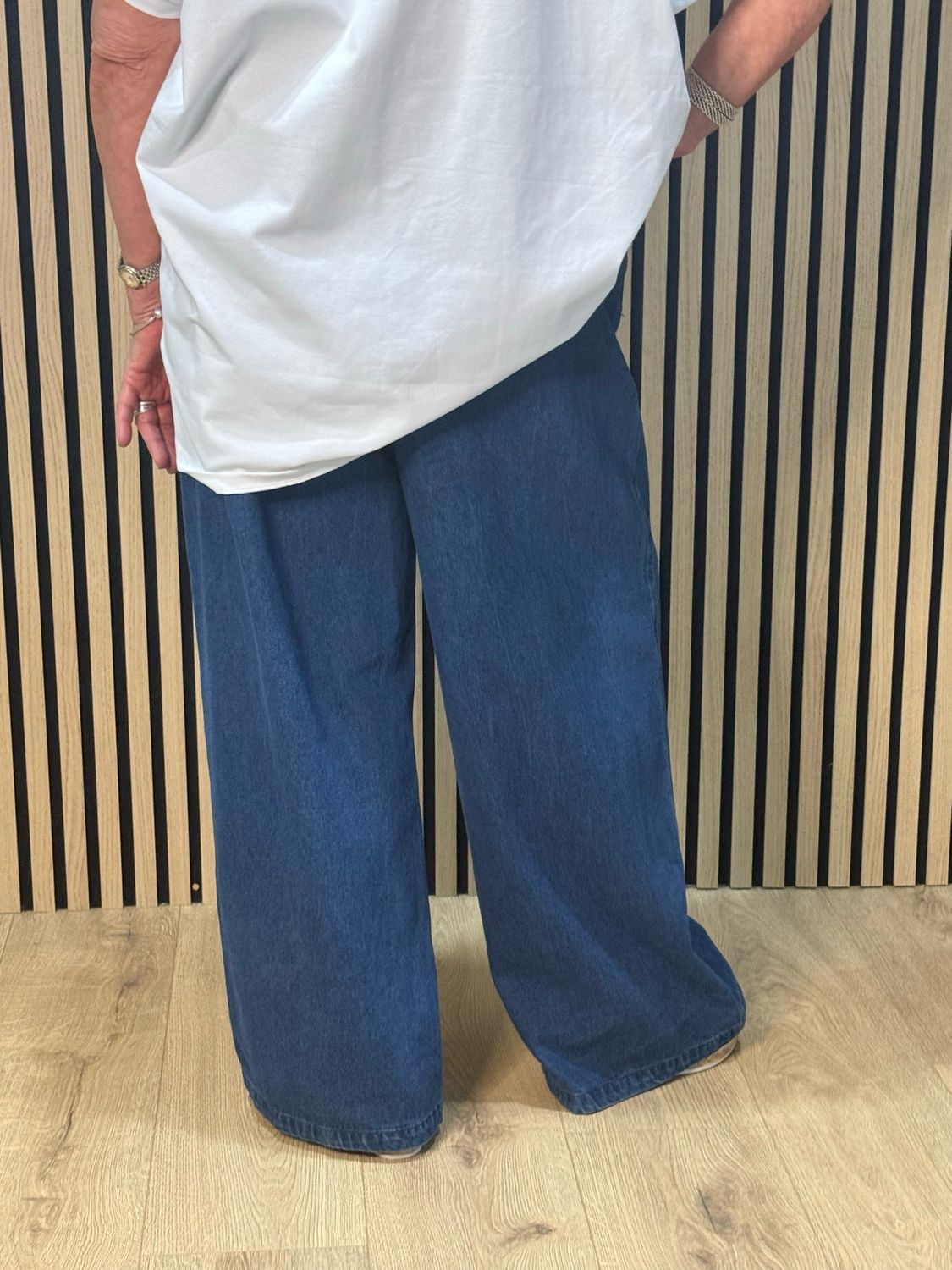 Embroidered Wide Leg Denim Jeans - Blue