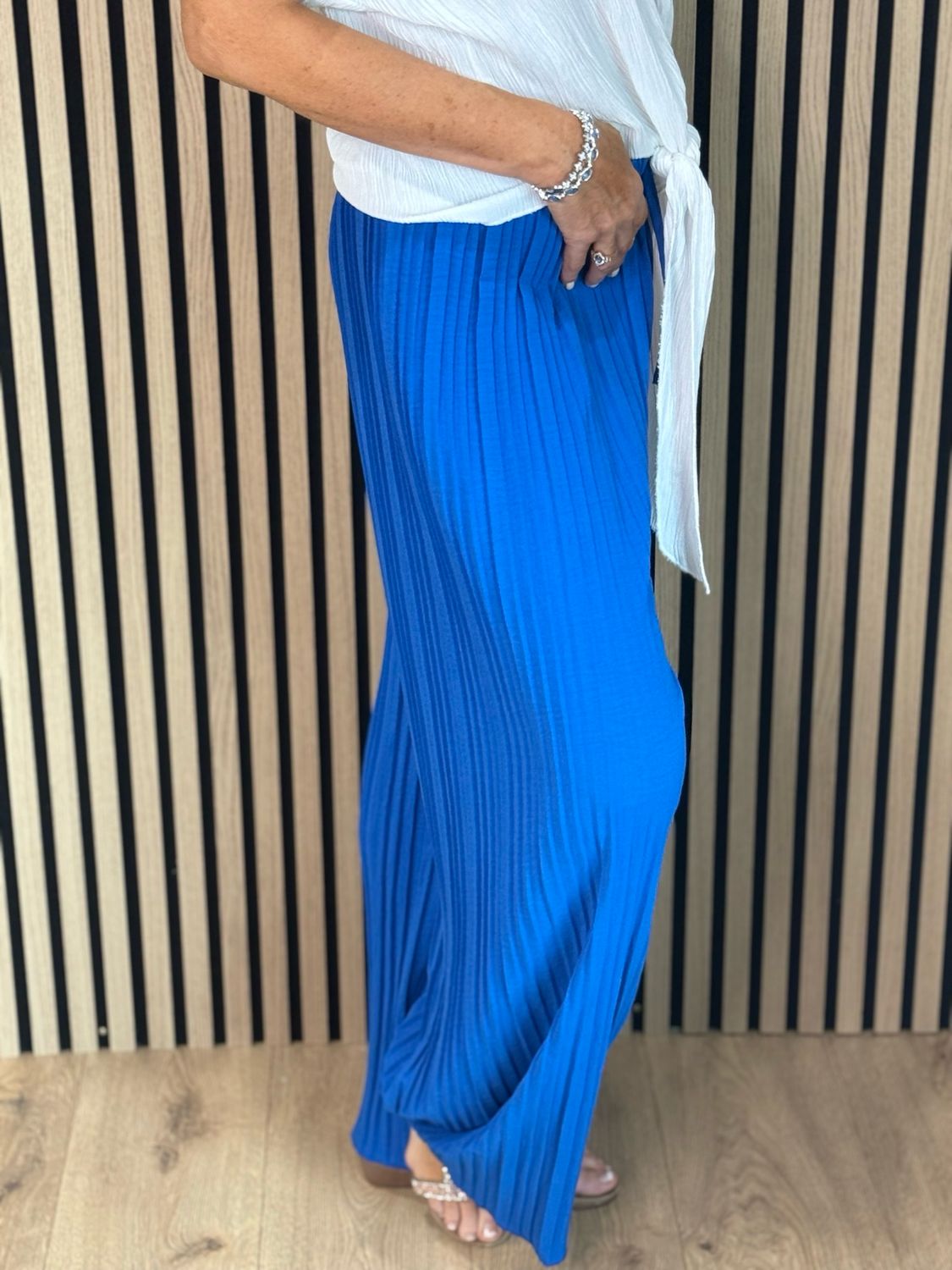 Pleated Wide Let Trousers - R Blue