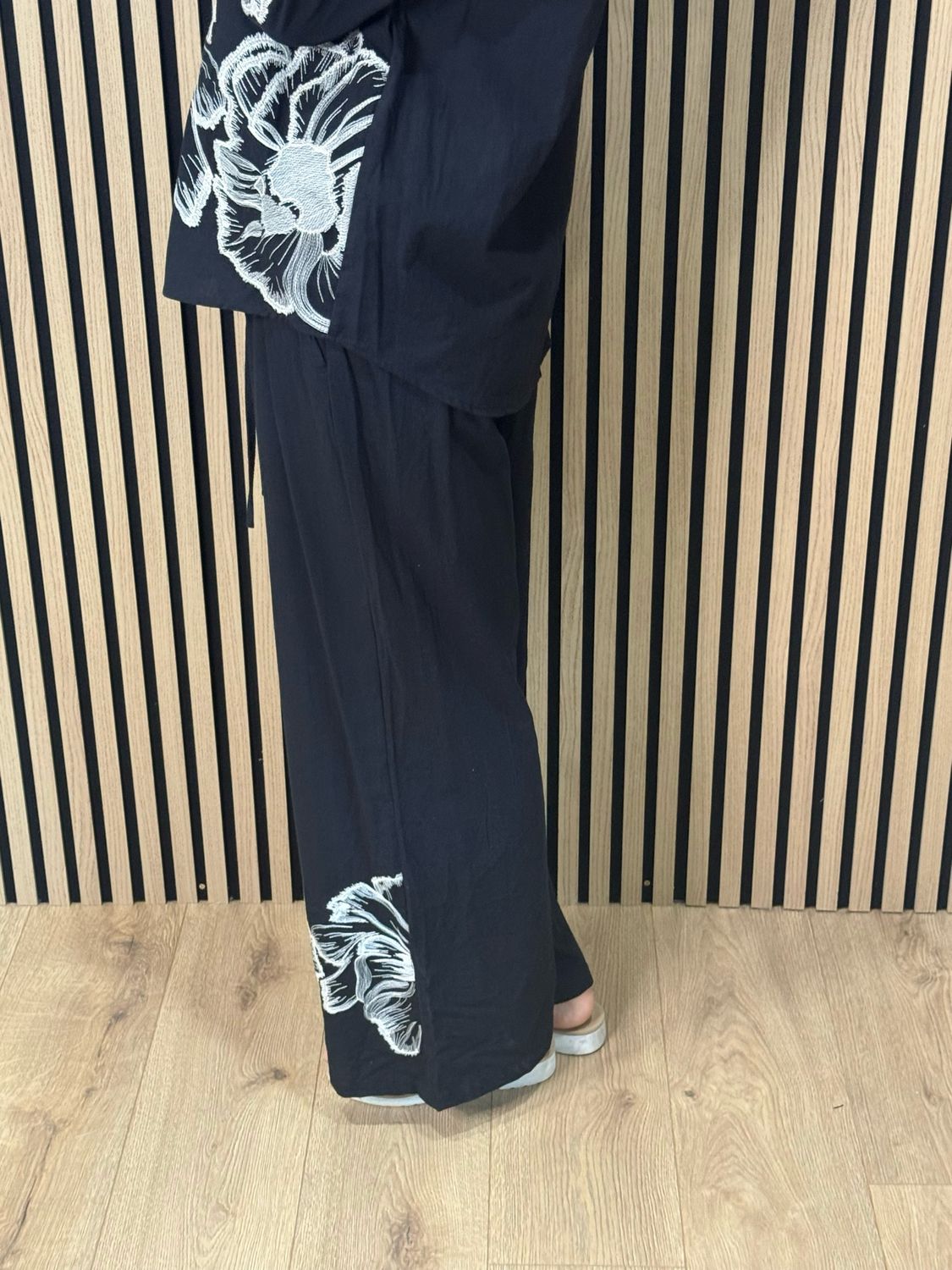 Floral Embroidered Trouser Suit Set - Black
