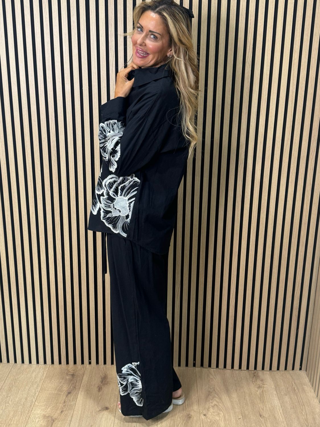 Floral Embroidered Trouser Suit Set - Black