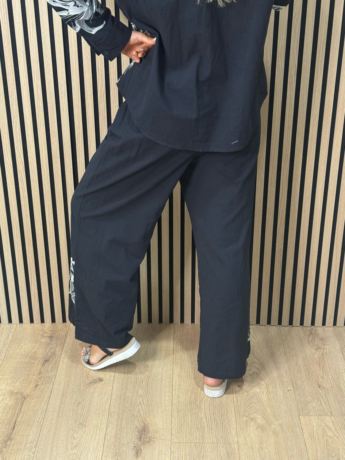 Floral Embroidered Trouser Suit Set - Black